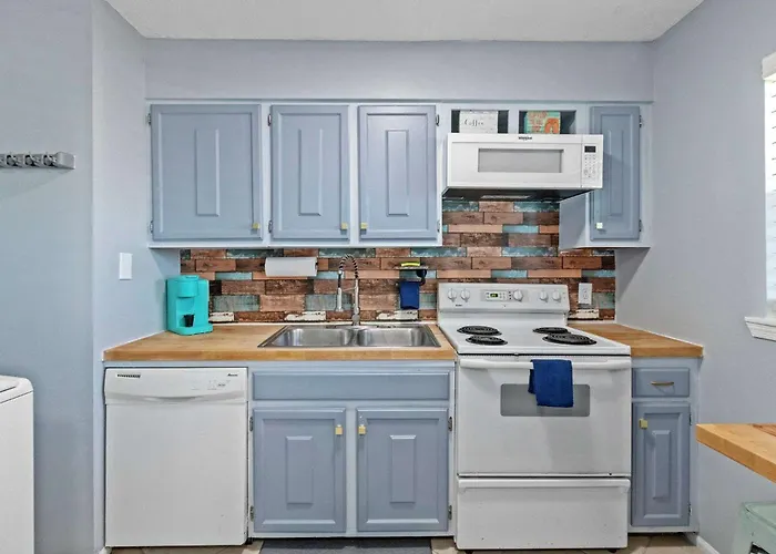 2br Retreat With Pool, Near And The Hangout * Gulf Shores