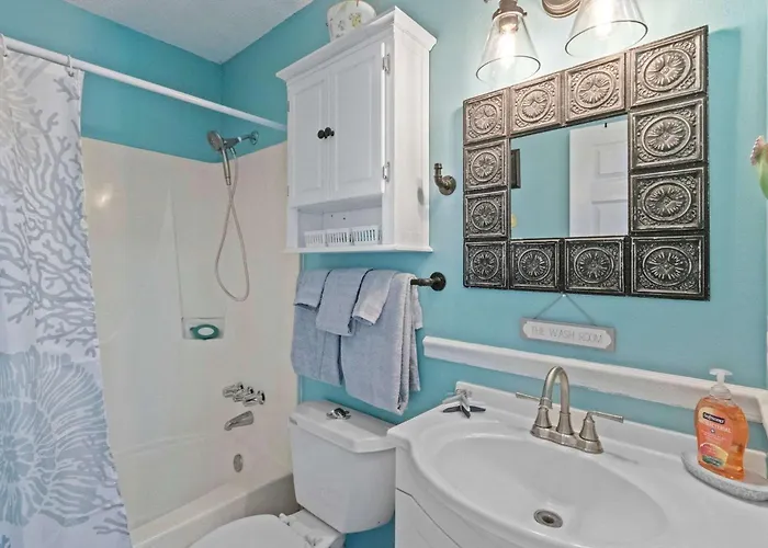 2br Retreat With Pool, Near And The Hangout Gulf Shores